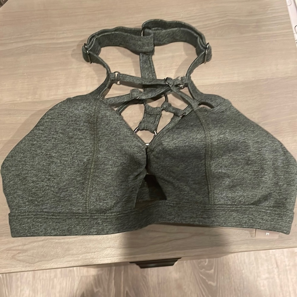 EUC Bombshell Strappy Sports Bra